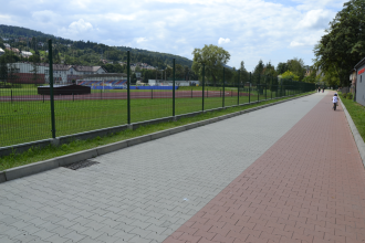 Ciąg pieszo-rowerowy przy Centrum Sportu będzie oświetlony