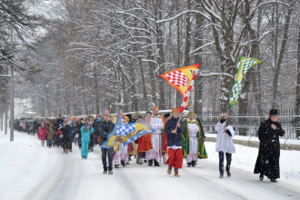 Orszak Trzech Króli przeszedł ulicami Suchej Beskidzkiej