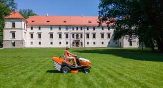 Nowy sprzęt pomoże w utrzymaniu Parku Zamkowego