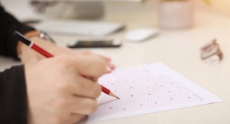 PIERWSZE MIEJSCE Z MATEMATYKI WŚRÓD SZKÓŁ NALEŻĄCYCH DO GMIN POWIATU SUSKIEGO