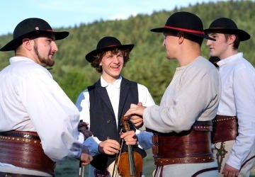 „Szumi jawor” – hymn górali beskidzkich z udziałem kapeli Mała Ziemia Suska