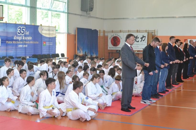 9 Suski Turniej Seido Karate Dzieci i Młodzieży uświetnił jubileusz Piotra i Pawła Michulców
