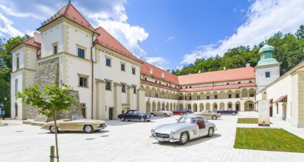 Zabytkowe mercedesy zawitają na dziedziniec Zamku Suskiego