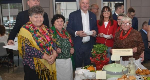 Suskie Stowarzyszenie Kobiet „Samopomoc” wyróżnione na XXIII Powiatowym Konkursie Potraw Regionalnych „O Złotą Warzechę”