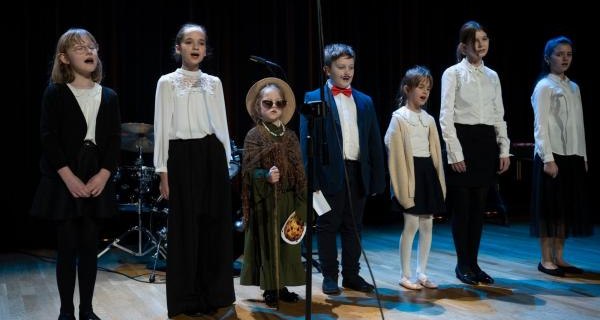 Uczniowie Szkoły Muzycznej zadedykowali koncert Babciom i Dziadkom