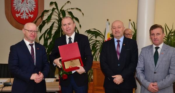 Dyrektor Muzeum Miejskiego Suchej Beskidzkiej laureatem Nagrody Starosty Suskiego