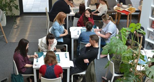 Walka na… słowa w Bibliotece Suskiej! Za nami XI Otwarte Mistrzostwa w Scrabble