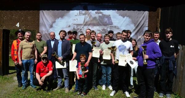 Bardzo wysoka frekwencja podczas zawodów strzeleckich o Puchar Burmistrza Miasta Sucha Beskidzka