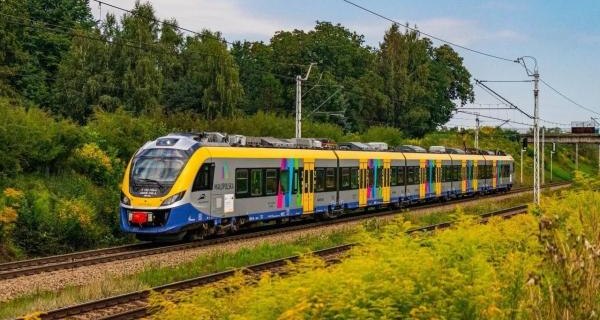 Pociągiem za złotówkę! Specjalne bilety na Dzień Dziecka i długi weekend