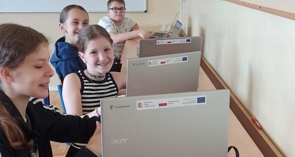 Szkoły w Suchej Beskidzkiej z nowoczesnym sprzętem z KPO