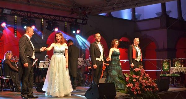 Od Zamkowego Jarmarku Staroci po operetkę. Trzeci dzień Dni Ziemi Suskiej 2026