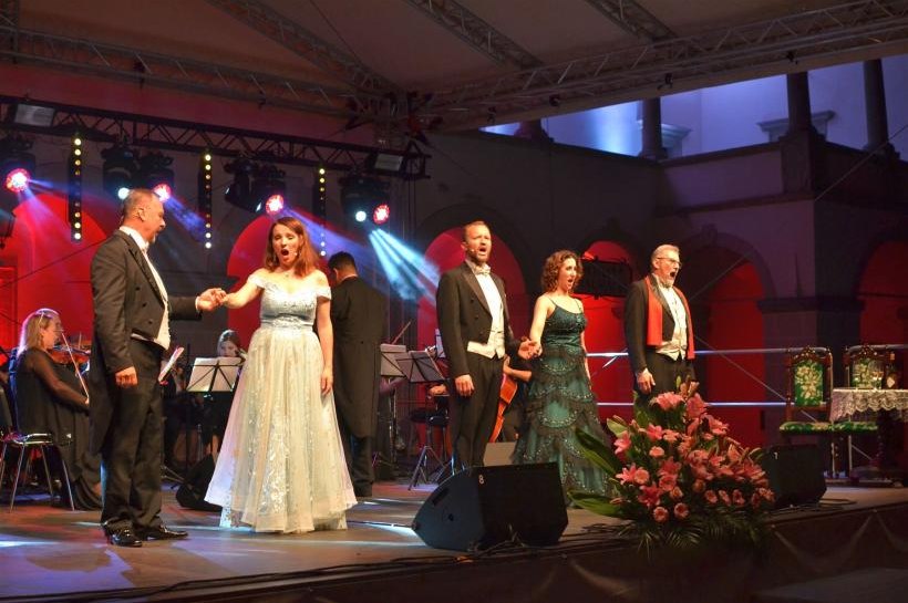 Od Zamkowego Jarmarku Staroci po operetkę. Trzeci dzień Dni Ziemi Suskiej 2026