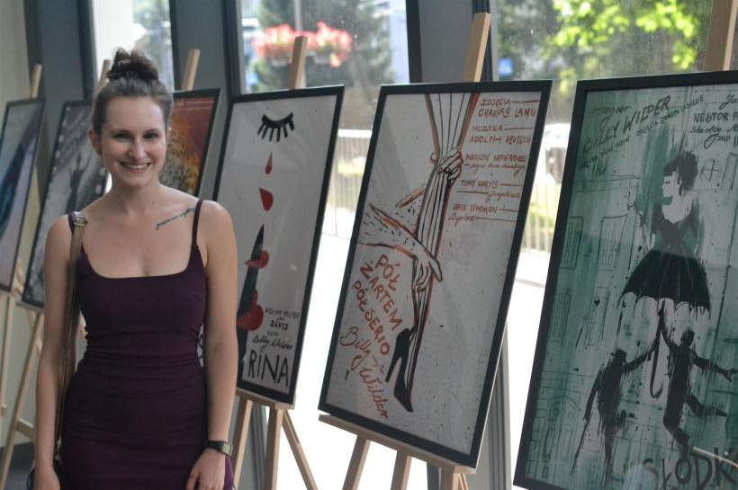 Magia kina na plakacie. Wernisaż wystawy Karoliny Glanowskiej otworzył Festiwal Artystyczny Urodziny Billy'ego Wildera