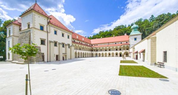Sucha Beskidzka w „W Podróż”. O naszym mieście przeczytają pasażerowie pociągów PKP Intercity