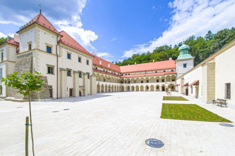 Sucha Beskidzka w „W Podróż”. O naszym mieście przeczytają pasażerowie pociągów PKP Intercity