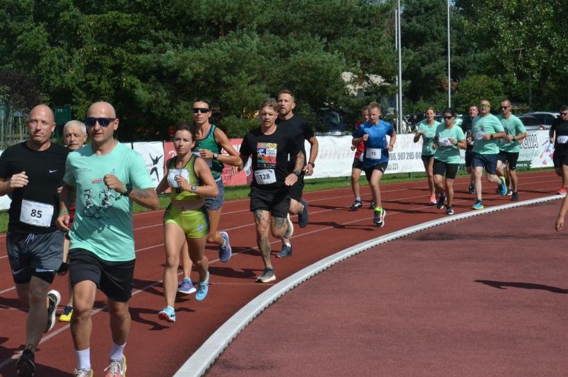 Biegali, skali, pchali i rzucali…  II Otwarte Mistrzostwa Powiatu Suskiego w Lekkiej Atletyce za nami