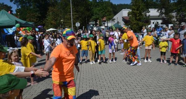 Zabawa i profilaktyka. Za nami Piknik Rodzinny „Razem tworzymy bezpieczną społeczność!”