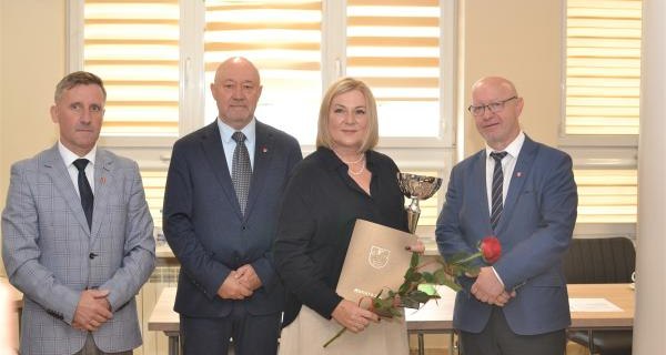 Szkoła Podstawowa nr 1 w Suchej Beskidzkiej triumfatorem sportowej rywalizacji w powiecie suskim