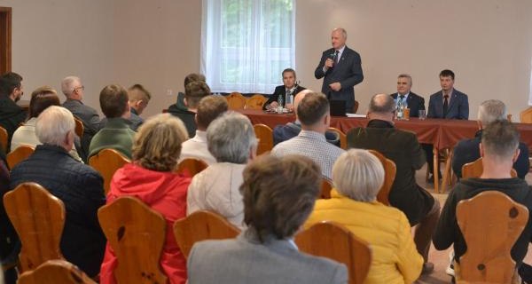 Bezpośrednio o sprawach miasta. Burmistrz Suchej Beskidzkiej i radni odbyli cykl spotkań z mieszkańcami