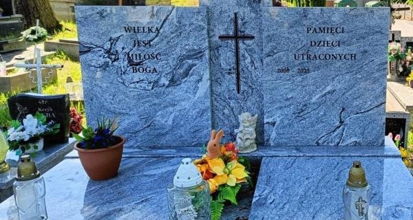 Uroczystość pogrzebowa dzieci utraconych