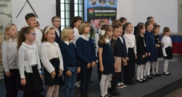Szkoła Muzyczna w Suchej Beskidzkiej rozwija talenty dzieci i młodzieży. Uroczyste ślubowanie nowego rocznika