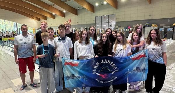Sukcesy pływaków UKS Jasień w Katowicach